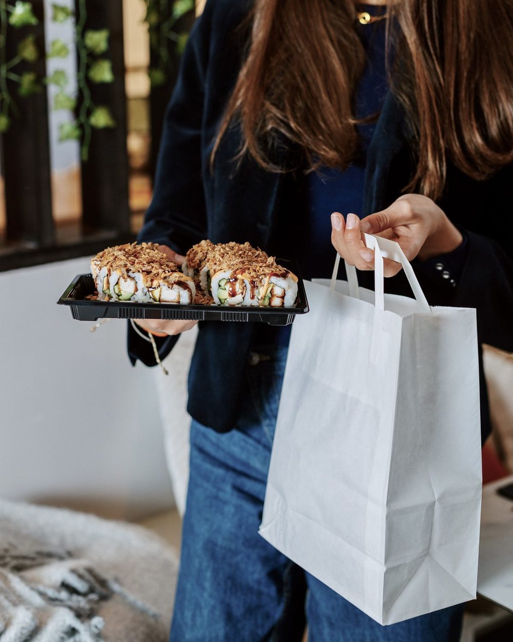 Schotel met nigiri, maki’s en california rolls van So Sushi Vilvoorde